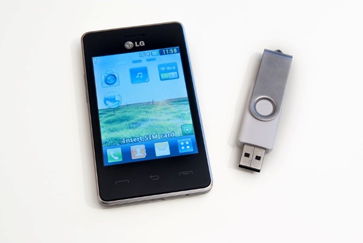 LG Optimus T385 (9).jpg